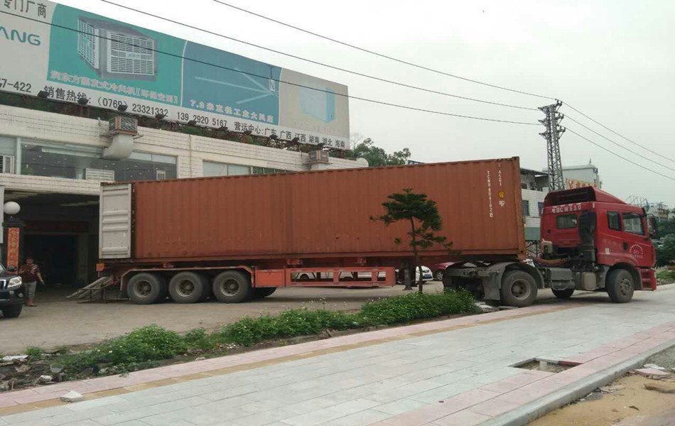 廣東環(huán)?？照{(diào)裝車(chē)中